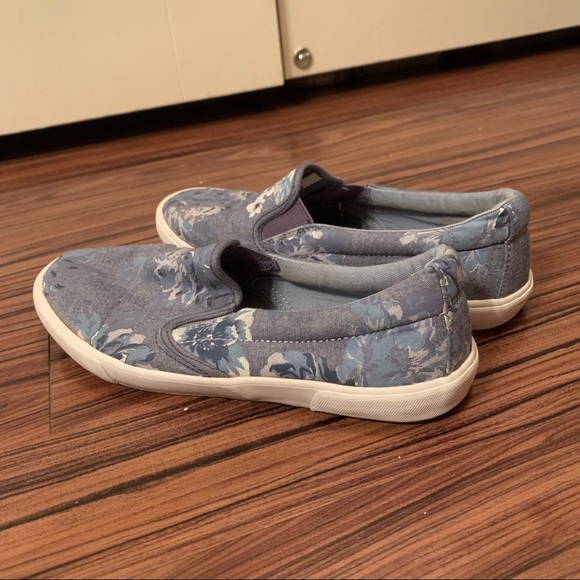 ORDER CANCELLED - Floral Slip On Sneakers!!💙💙 - Picture 3 of 9